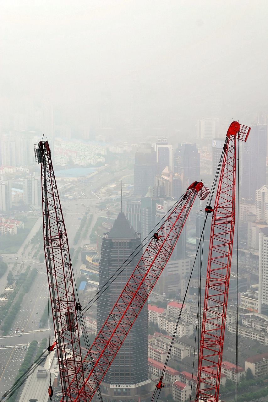 上海中心大厦，千吨阻尼器背后的稳定奇迹与晃动奥秘